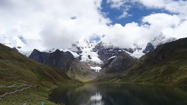 On the Huayhuash Circuit